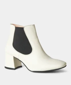 Carefree Leather Chelsea Boots