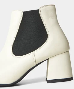 Carefree Leather Chelsea Boots