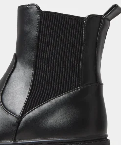 Make No Mistake Chelsea Boots