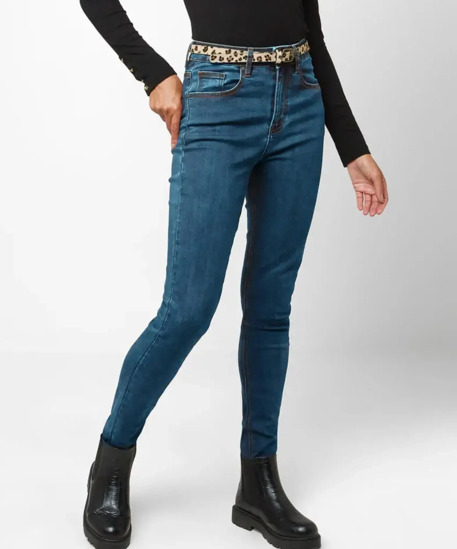 Must Have Skinny Fit Jeans
